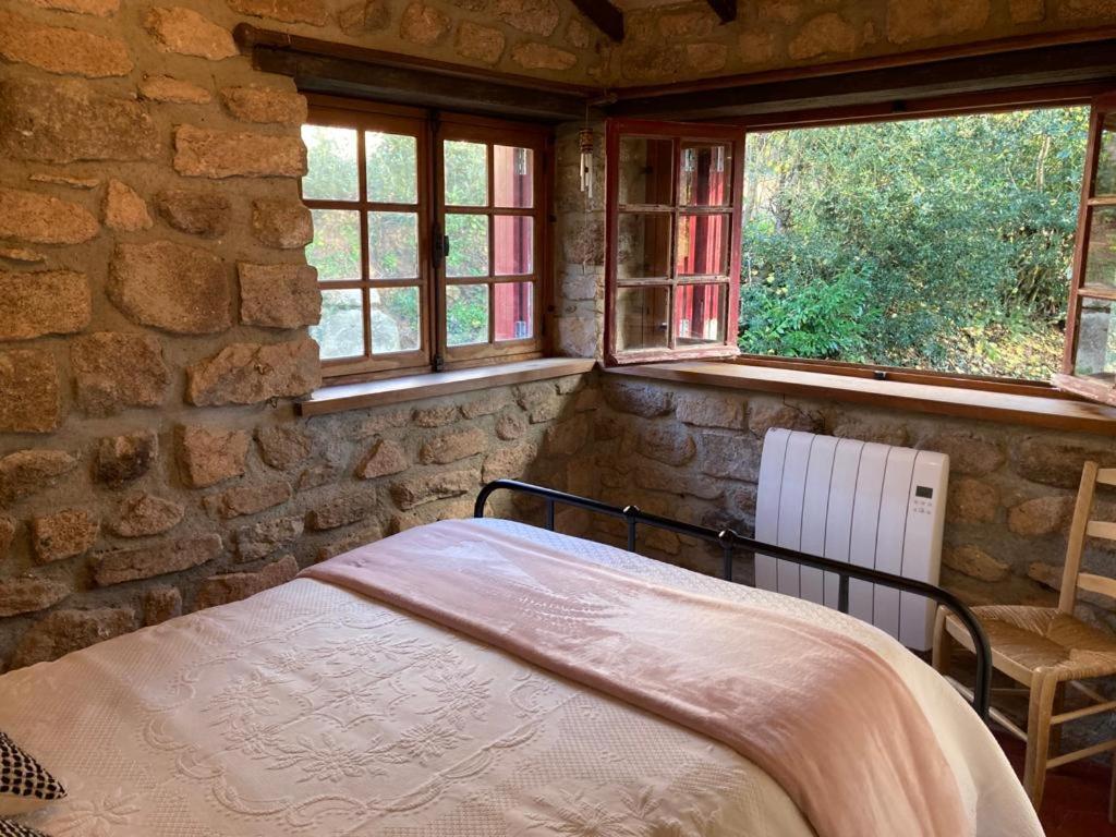 Maison Du Petit Poete Quarré-les-Tombes 外观 照片